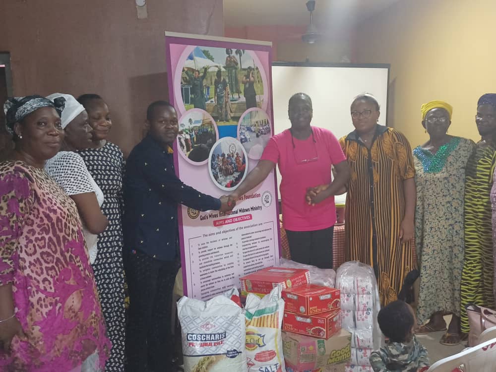 Emeka Obianom visits the Widows Centre In the Spirit of the Giving Season