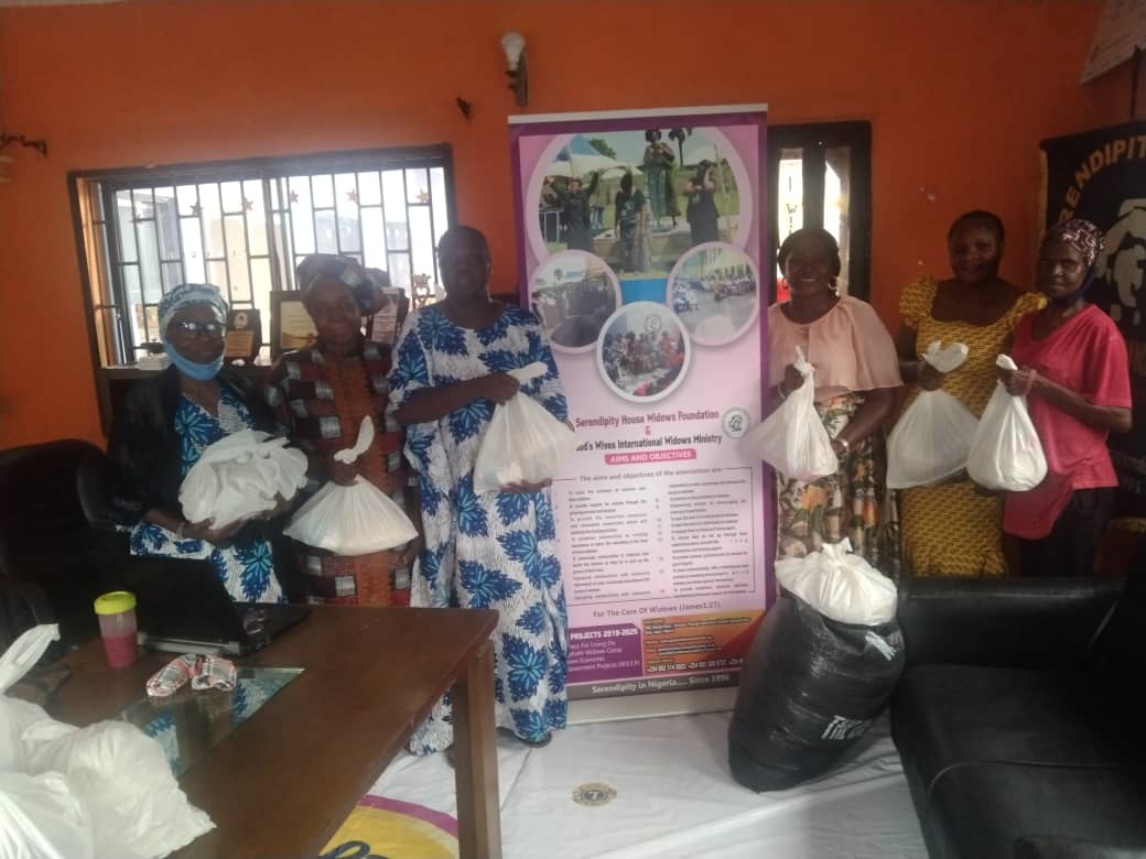 Lady Adewale, a Kind Patroness of the Widows Centre visits Centre with gifts