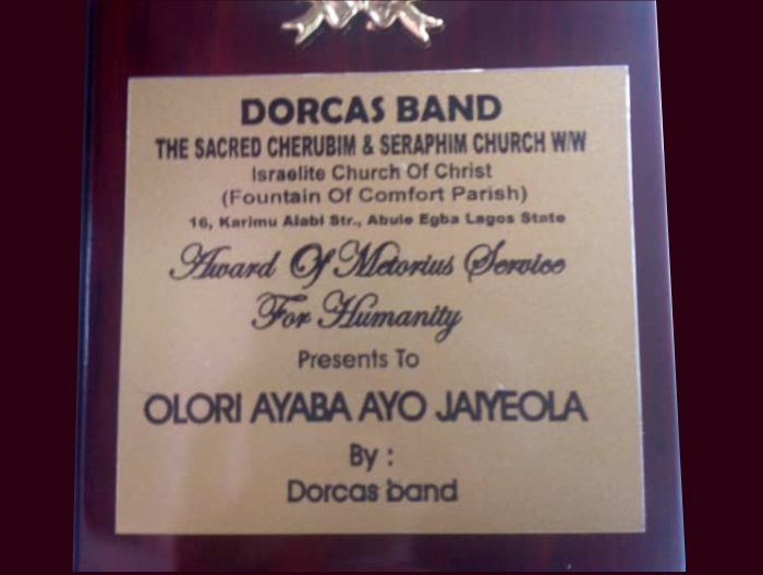 Olori Jaiyeola gets Humanitarian Award from Dorcas Band